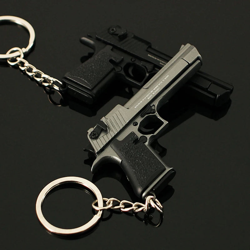 Alloy 1:4 Scale Desert Eagle Pistol Keychain Mini Toy Gun Weapon Model Metal Keychain For Adult Kids Christmas Gift