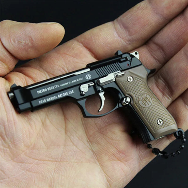 1:3 BERETTA 92F Metal Keychain Model Toy Gun Miniature Alloy Pistol Collection Toy Gift Pendant