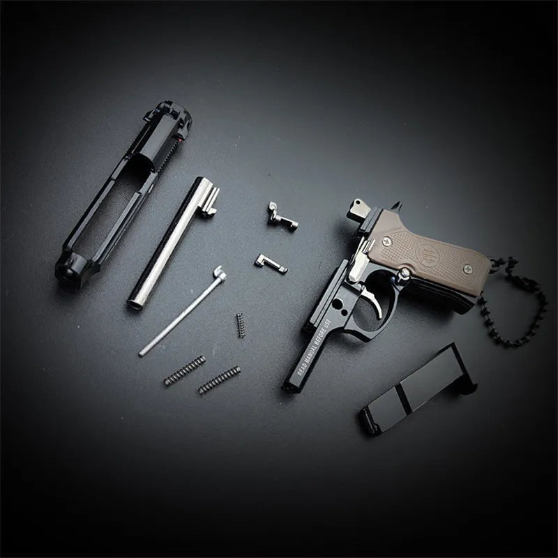 1:3 BERETTA 92F Metal Keychain Model Toy Gun Miniature Alloy Pistol Collection Toy Gift Pendant